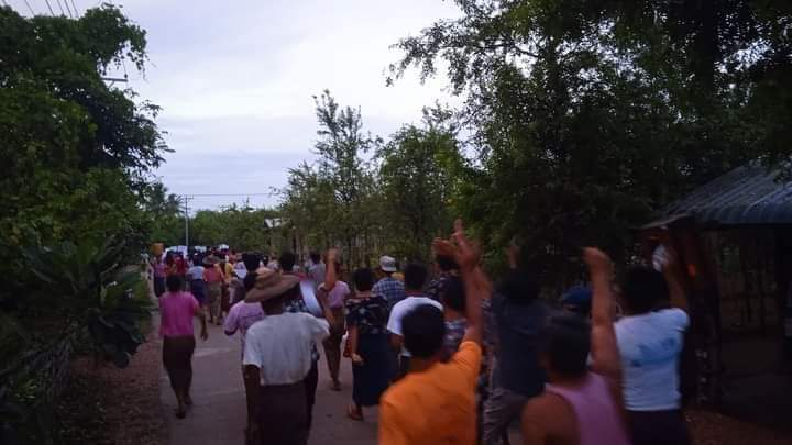 The local activists from the rural strike column of Kani Twp marched a protest against the military dictatorship by standing with the Kachin ethnic groups.

#2022Oct24Coup 
#WarCrimesOfJunta 
#WhatsHappeningInMyanmar