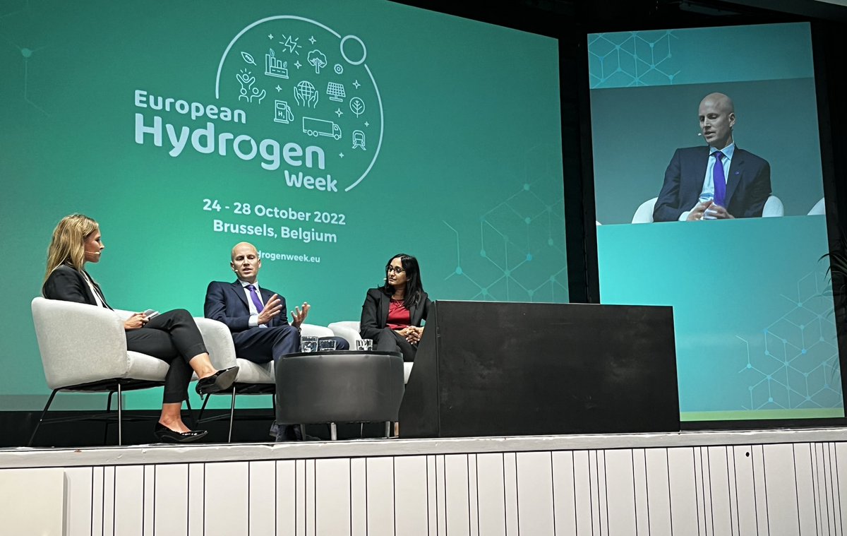 NEED FOR SPEED ‼️ <a href="/H2Hakon/">Håkon Volldal</a> "In Europe, we're trying to do things perfect. We don't need it to be perfect in the beginning. It can be 80-90% there. Let's get going and then we can tweak things" #EUHydrogenWeek <a href="/nelhydrogen/">Nel Hydrogen</a>