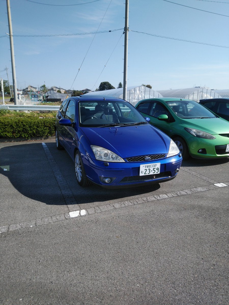 hrk1977's tweet photo. 写真発掘ついでに愛車3台並べて見る。
全部同系統の顔だなww
ちなみに2枚目のボンネットは凍結してます。
#HYUNDAI #TUSCANI #FORD #FOCUS #ST170 #SUZUKI #SWIFT #ZC33S https://t.co/kM0oDCkNCD