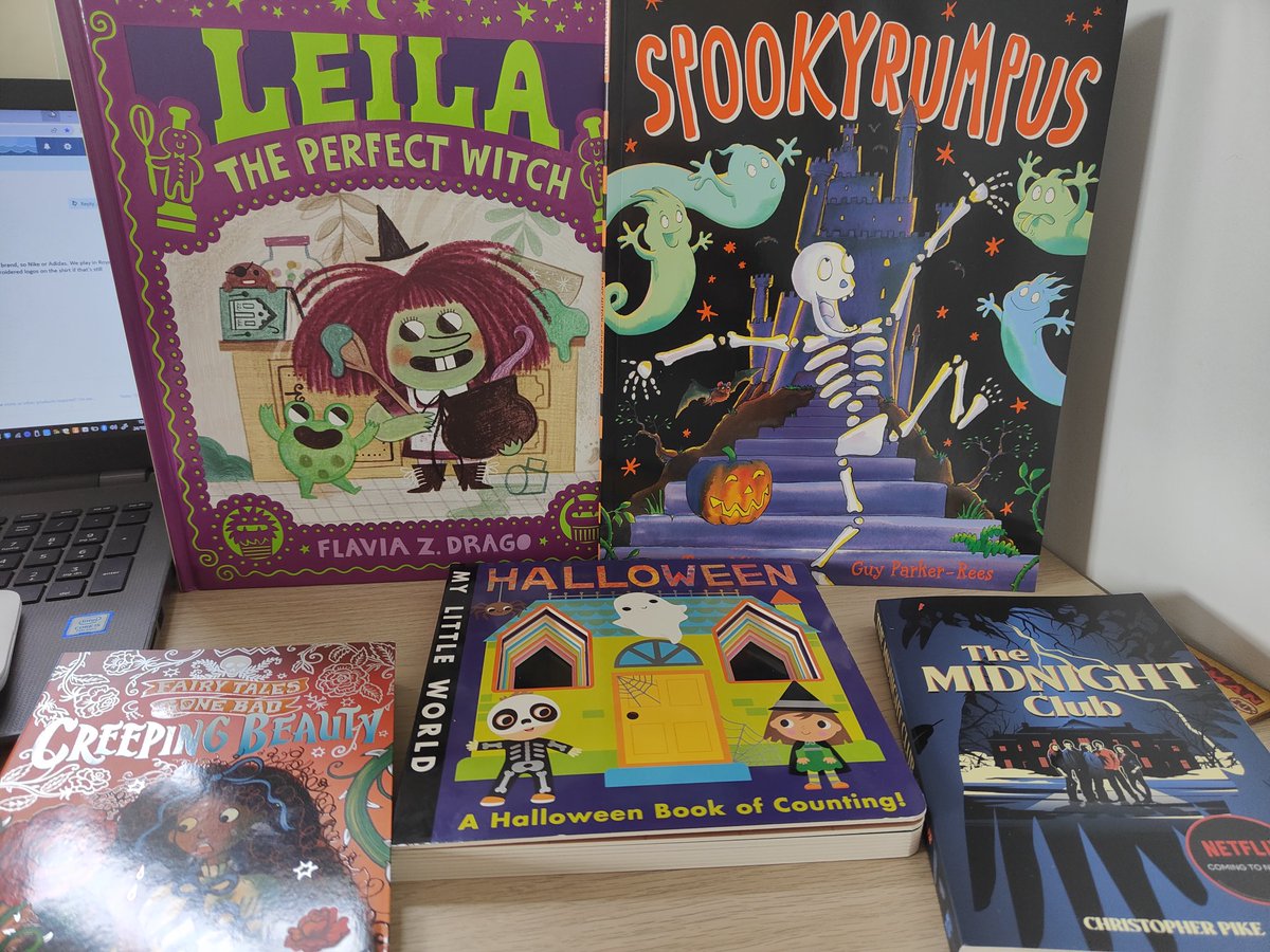 A spooktacula delivery this morning! Thank you so much @toppsta for having these sent through. My kids and and I are very much looking forward to diving into them 👻🎃