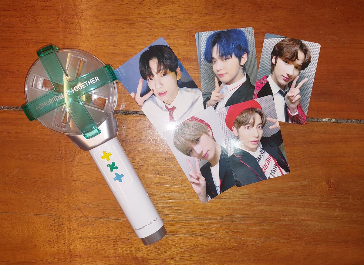bamgyuslover's tweet photo. ♡ #libboughts #liblovez ♡

💌 TXT Lightstick (MOABONG)

   ~ Thank you po @ayesshop, received my lightstick yesterday just in time for the concert this Thursday!!! Til' our next transaction po 💙

#ayessproofs https://t.co/Q3NfEyLjmf