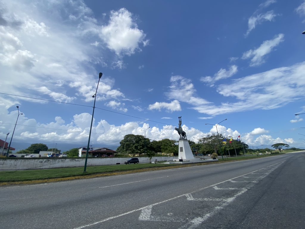 De vuelta a la patria…

Ando por centro occidente en la zona rural (Yaracuy, Lara y Trujillo) inició con el último 🎥📸 
Veamos con que realidades nos conseguimos 
Escucho sugerencias y denuncias pasen dato
También las propuestas productivas y proyectos que desarrolla la gente