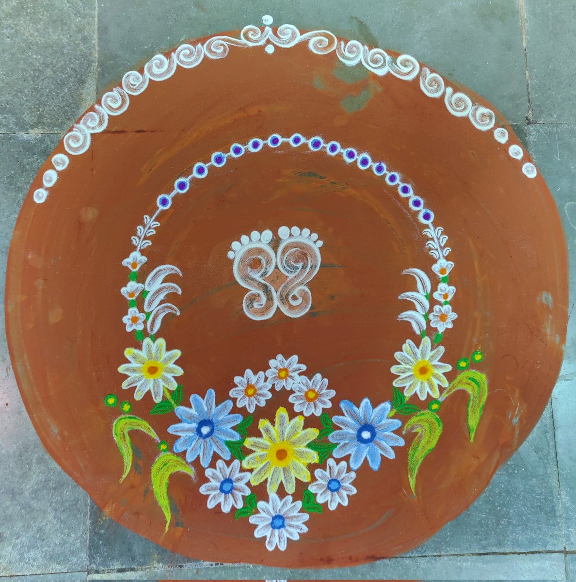 khambayat's tweet photo. May the divine light of Diwali spread into your life peace, prosperity, happiness, good health and grand success. Happy Diwali! https://t.co/bIHFvxkNN1