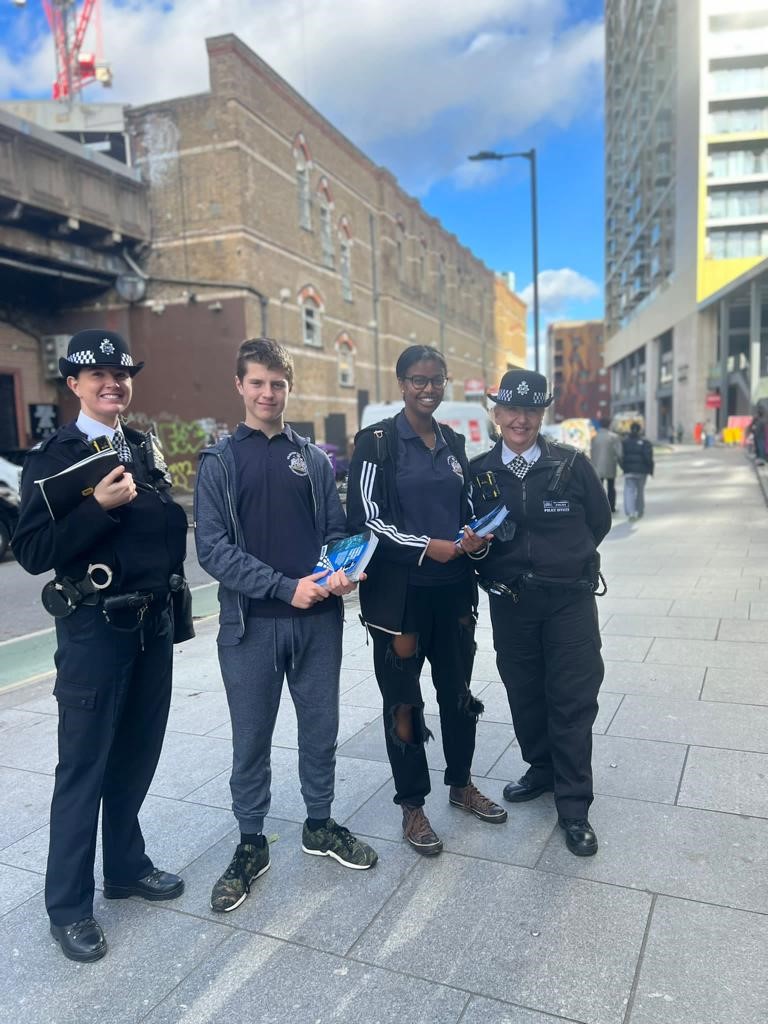 MPSNWalworth's tweet photo. @MPSNWalworth Southwark Schools 👮♀️👮♂️👮♀️ were in #ElephantAndCastle this morning making people aware of 📱Snatches. The officers were assisted by a couple of Super Keen Southwark #MetPoliceCadets prevention leaflets were handed out & people walking around with their📱were advised. https://t.co/IdJhnr6OnA
