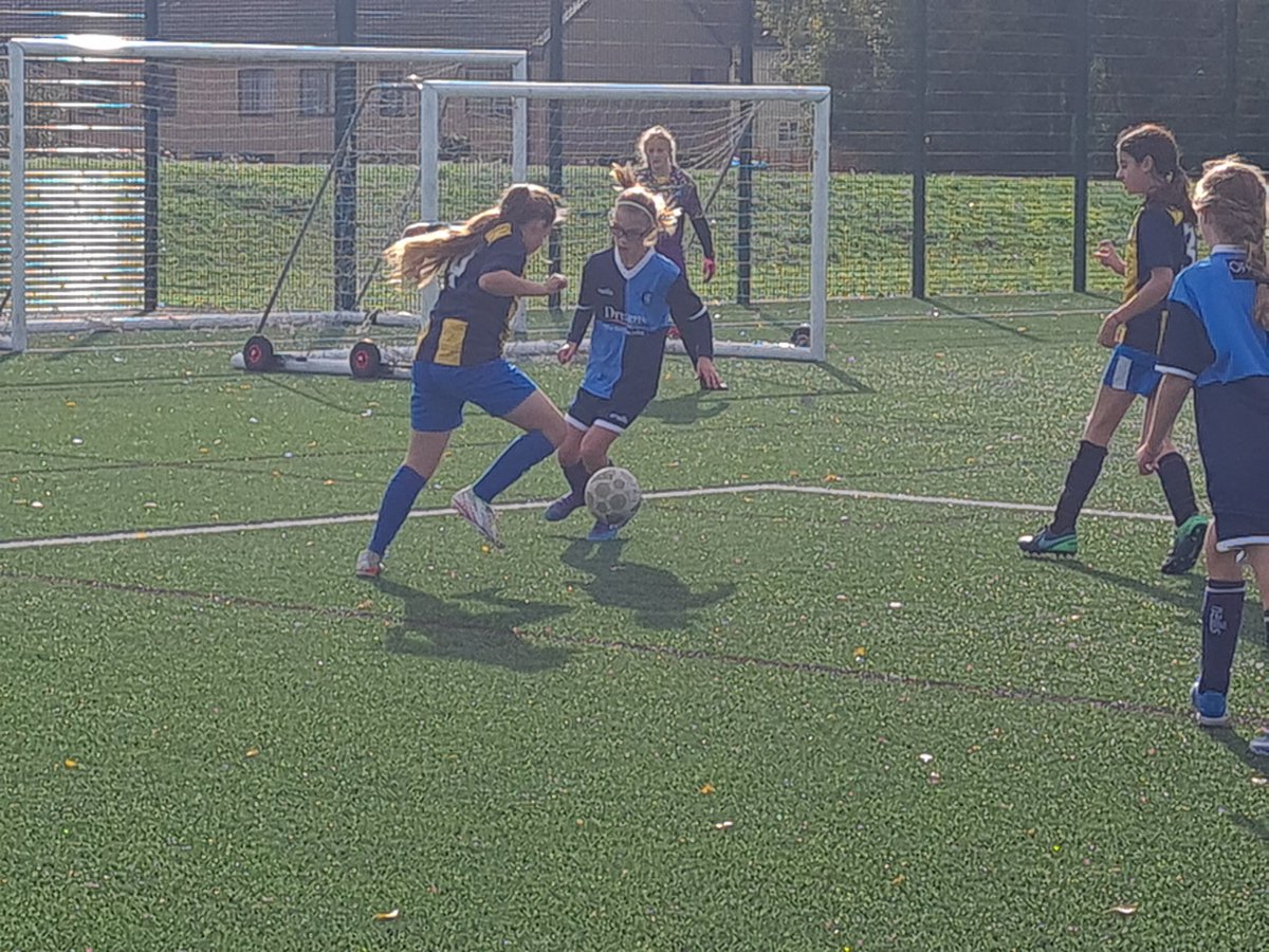 OUFCcommunity's tweet photo. After a great morning of Football, we are now underway with more games this afternoon @TheOxfordAcad School with our Development Centre U12's &amp; U16's Girls now in action against @WW_SET 
#Community #Development #OUitC https://t.co/vhSeL5i07s