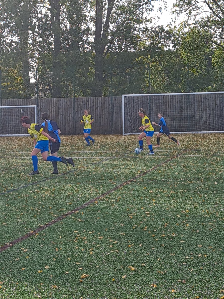 OUFCcommunity's tweet photo. After a great morning of Football, we are now underway with more games this afternoon @TheOxfordAcad School with our Development Centre U12's &amp; U16's Girls now in action against @WW_SET 
#Community #Development #OUitC https://t.co/vhSeL5i07s