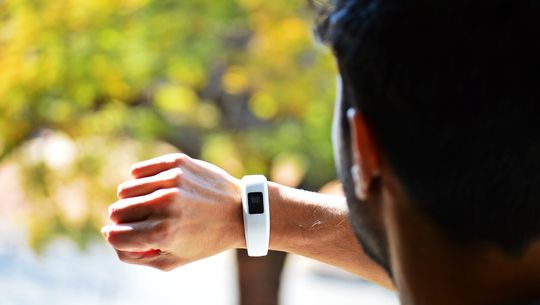 Another wrist-worn device can diagnose atrial fibrillation: The Fitbit showed high positive-predictive value for undiagnosed AF during simultaneous ECG monitoring. jwat.ch/3gtUGpF #CardioTwitter