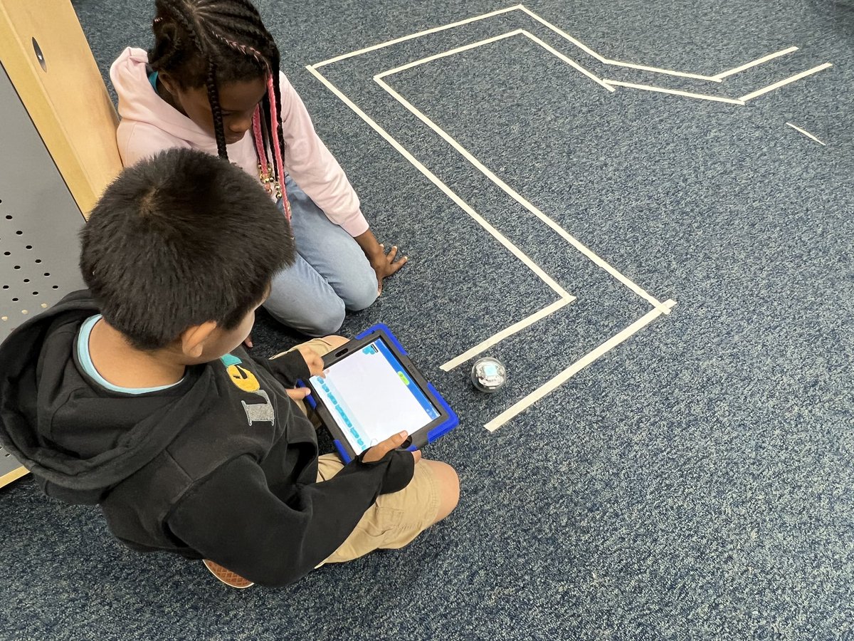 TheSTEMnerdette's tweet image. 3rd graders in Ms. Huneycutt’s class started reviewing EQ and vocab. After reading a short informational text on robots that serve food and a class discussion, they used an organizer to compare to @Sphero and worked in collab groups to use block code. #STEMeducation #STEMatWCS