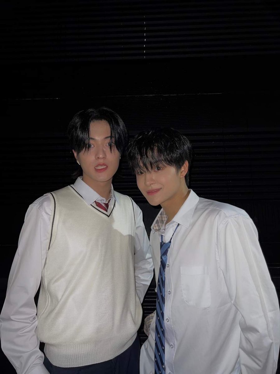 phyo13104's tweet photo. I vote #treasure for worldwide fan's choice Top 10 #MAMAVOTE https://t.co/UCepj0PCH9