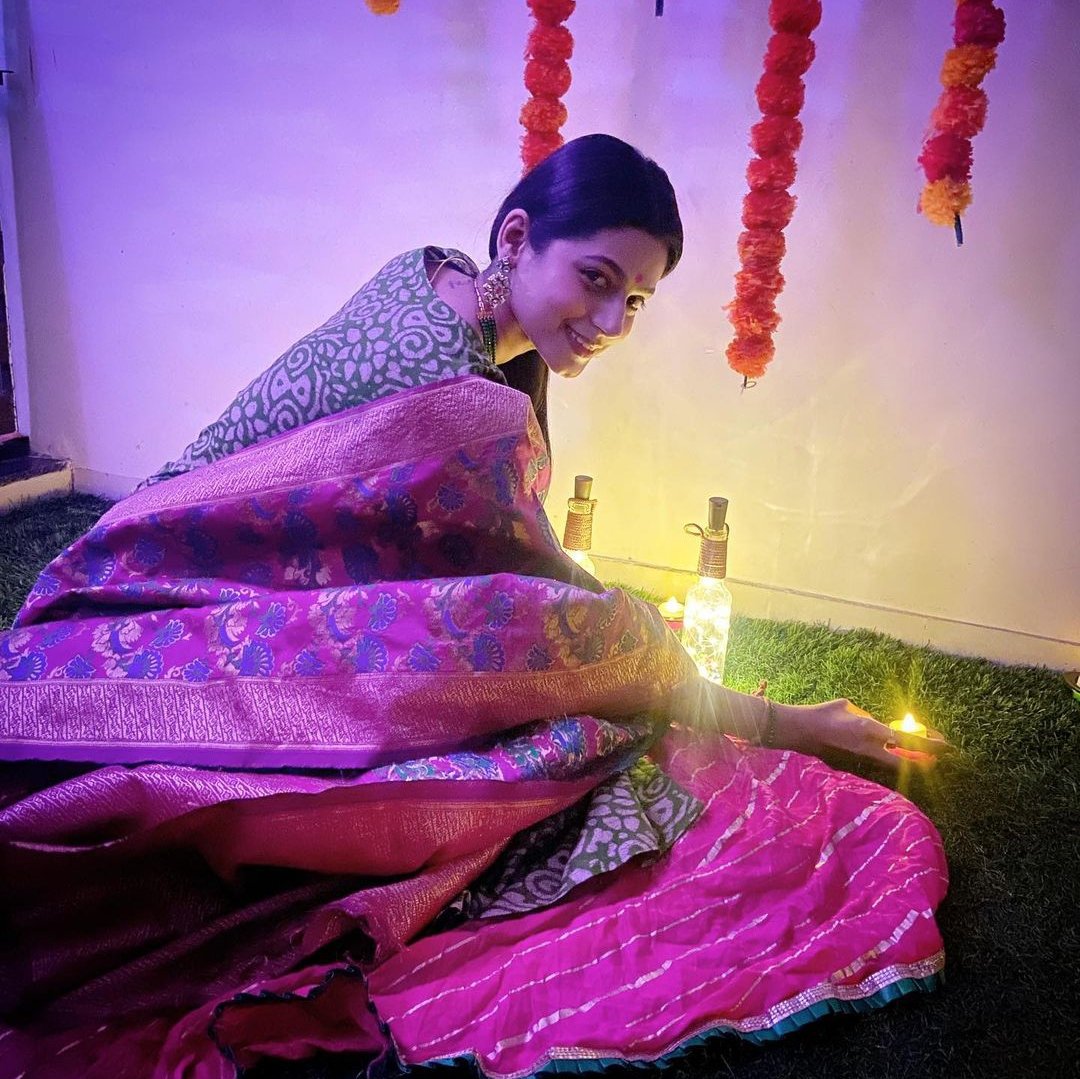 yashikasoni_'s tweet photo. Happyyyy Diwali  ✨ 💕🙈❤️
#Diwali2022 https://t.co/8Jw2nCuIdH