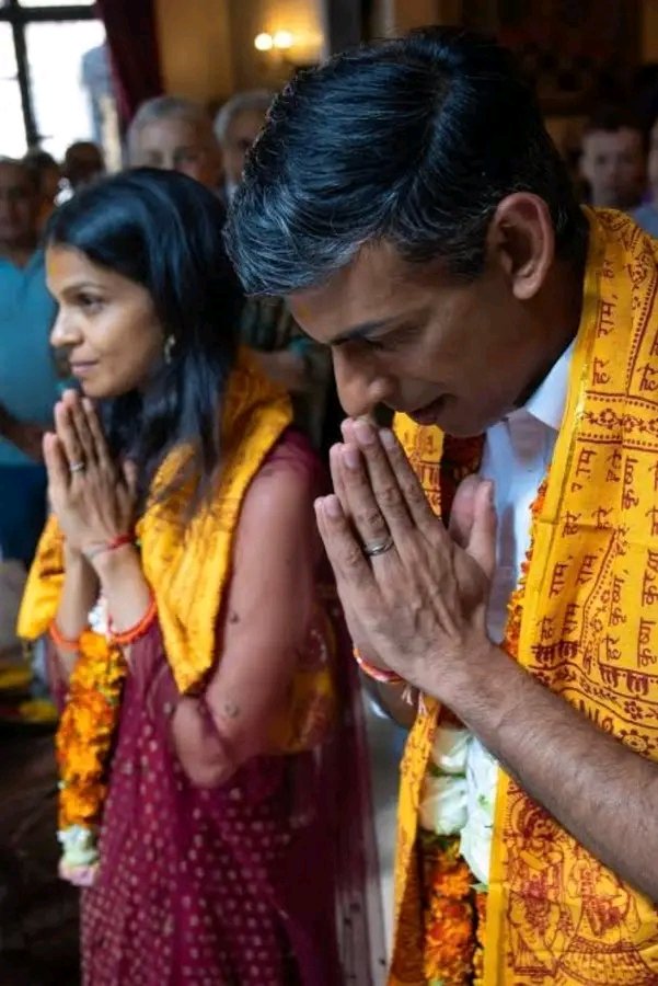 yash_DY7's tweet photo. Congratulations sir @RishiSunak 
#Rishi4PM #RishiSunak #Ready4Rishi #ReadyForRishi #britain #india #indianfestival #Diwali2022 #HappyDiwali #HappyDeepavali https://t.co/l2Gr9jSgjV
