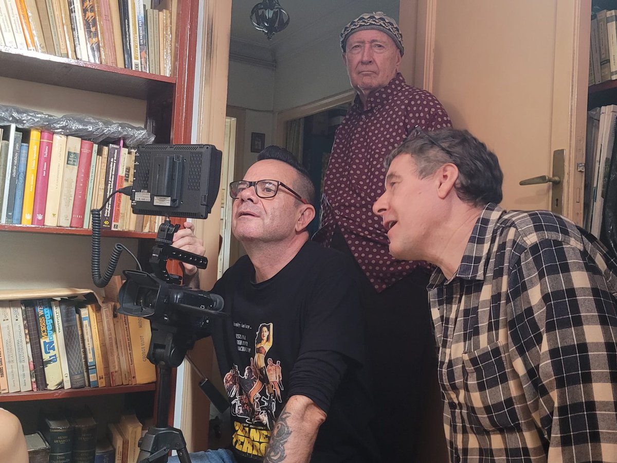 Seguimos con el Rodaje "LAS NO MUERTAS" Director <a href="/JAIMEZARAGOZA/">JAIME ZARAGOZA</a>
#erotico #cine70 #rodaje #vampiras