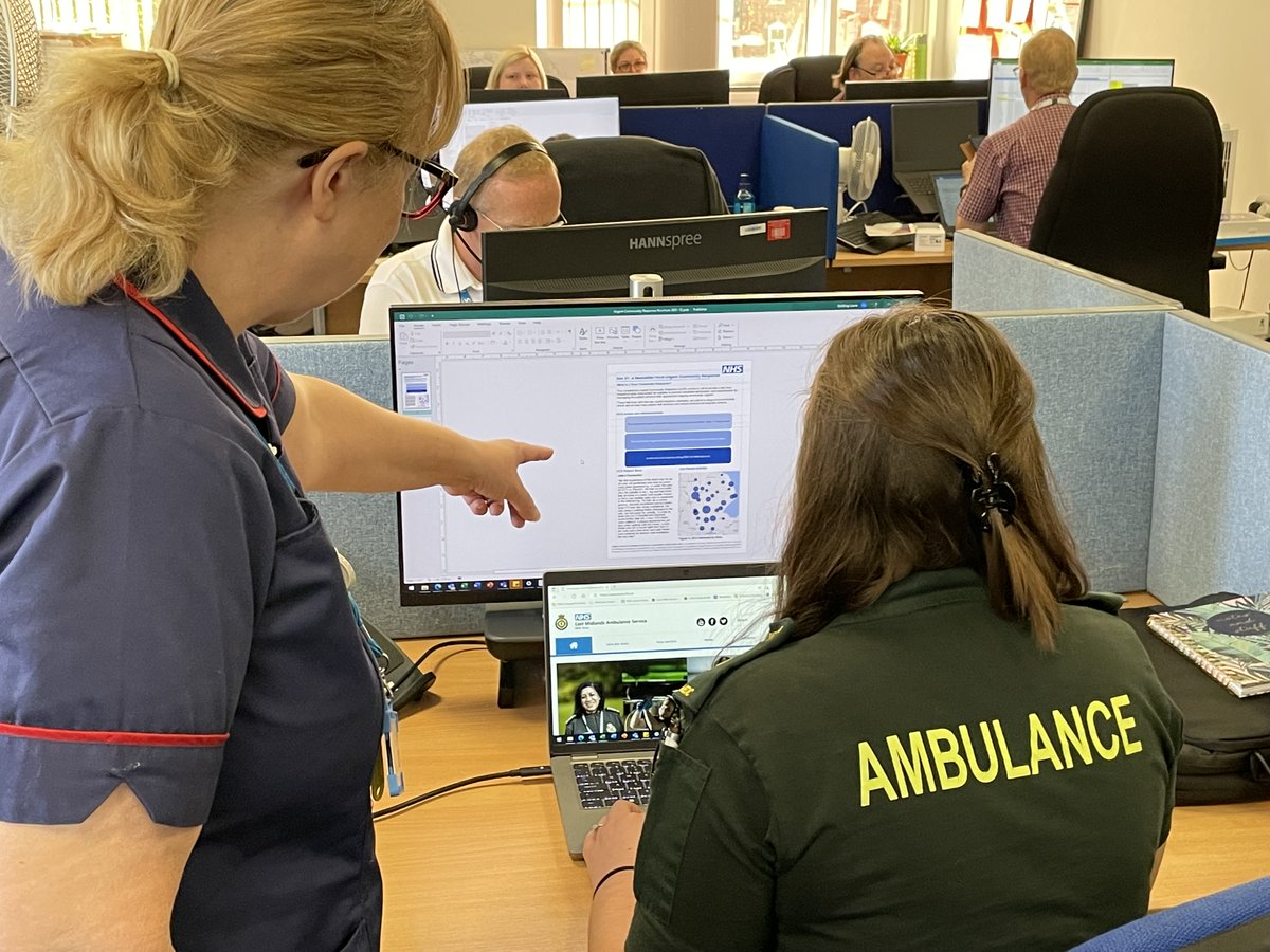 LincsCommHealth's tweet photo. .@UCRlincs celebrates its first birthday this month. We are working closely with our colleagues from @EMASNHSTrust to support more people from #Lincolnshire to be cared for safely at home and avoid unnecessarily going to a hospital. #partnership #UrgentCommunityResponse https://t.co/Au4j0Htn4J