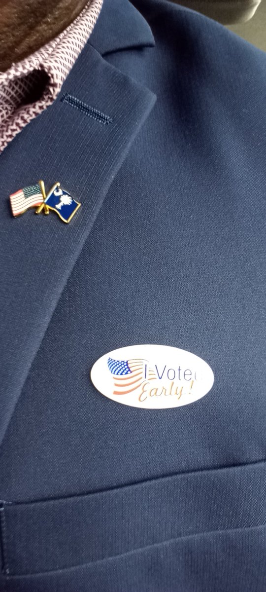 ScottForSC's tweet photo. I VOTED EARLY!!!!!!! Early voting started TODAY..8:30 to 6pm. Early voting runs through Saturday, November 5th. Vote Blue! Go to https://t.co/xX2321NDmQ to find your polling location. https://t.co/kHDjl7JTHQ