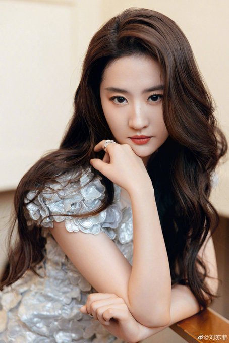 Yifei's Sina ก.ย.- ธ.ค. 2565 Ff1m-S9acAEJ-x9?format=jpg&name=small