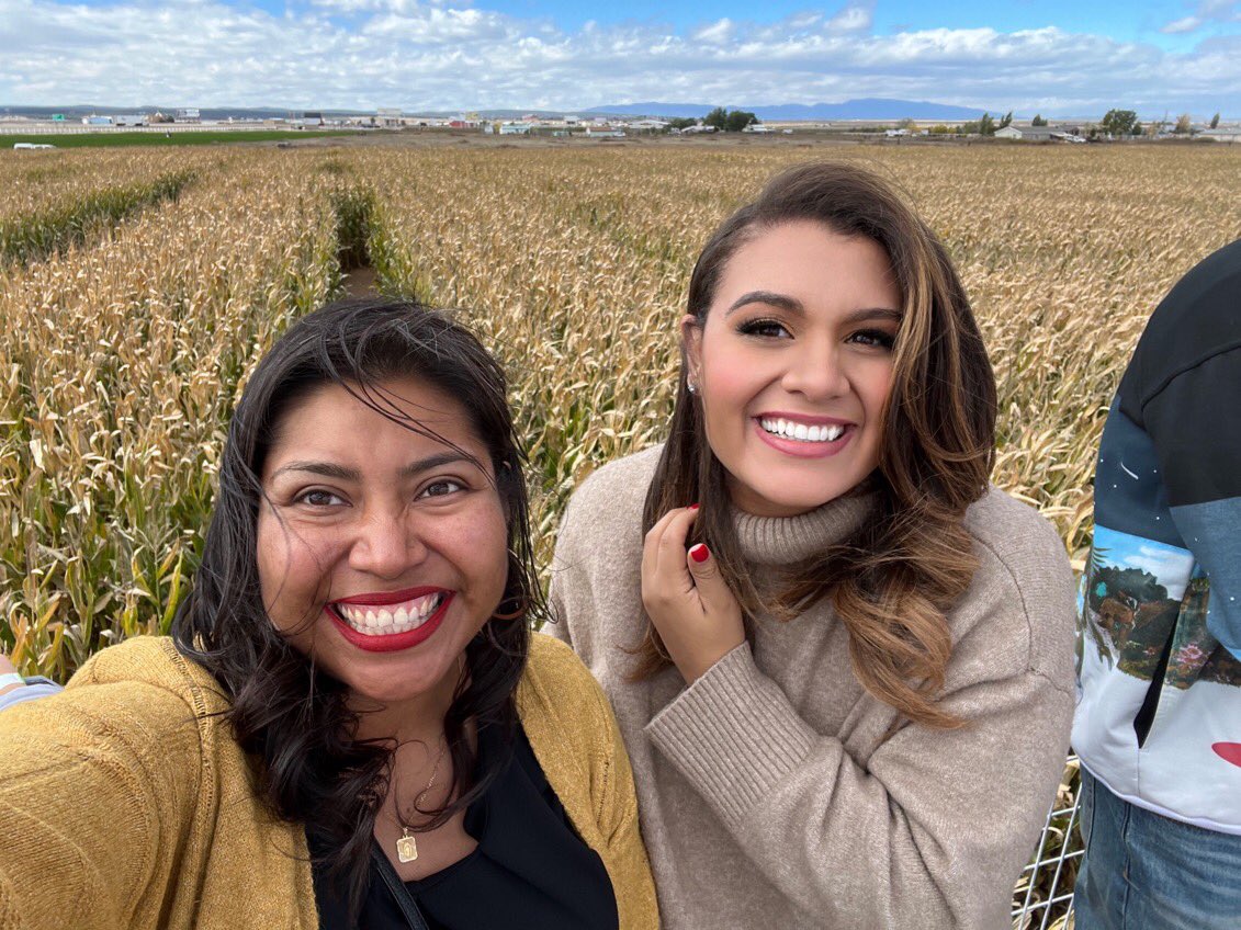BreanaAlbizu's tweet photo. From dust on my face to hay in my eye, it was a pretty windy day to visit a pumpkin patch yesterday. 🎃
But obviously, that didn’t stop me. 🥴Thanks #McCallsPumpkinPatch! https://t.co/yROMZdTong