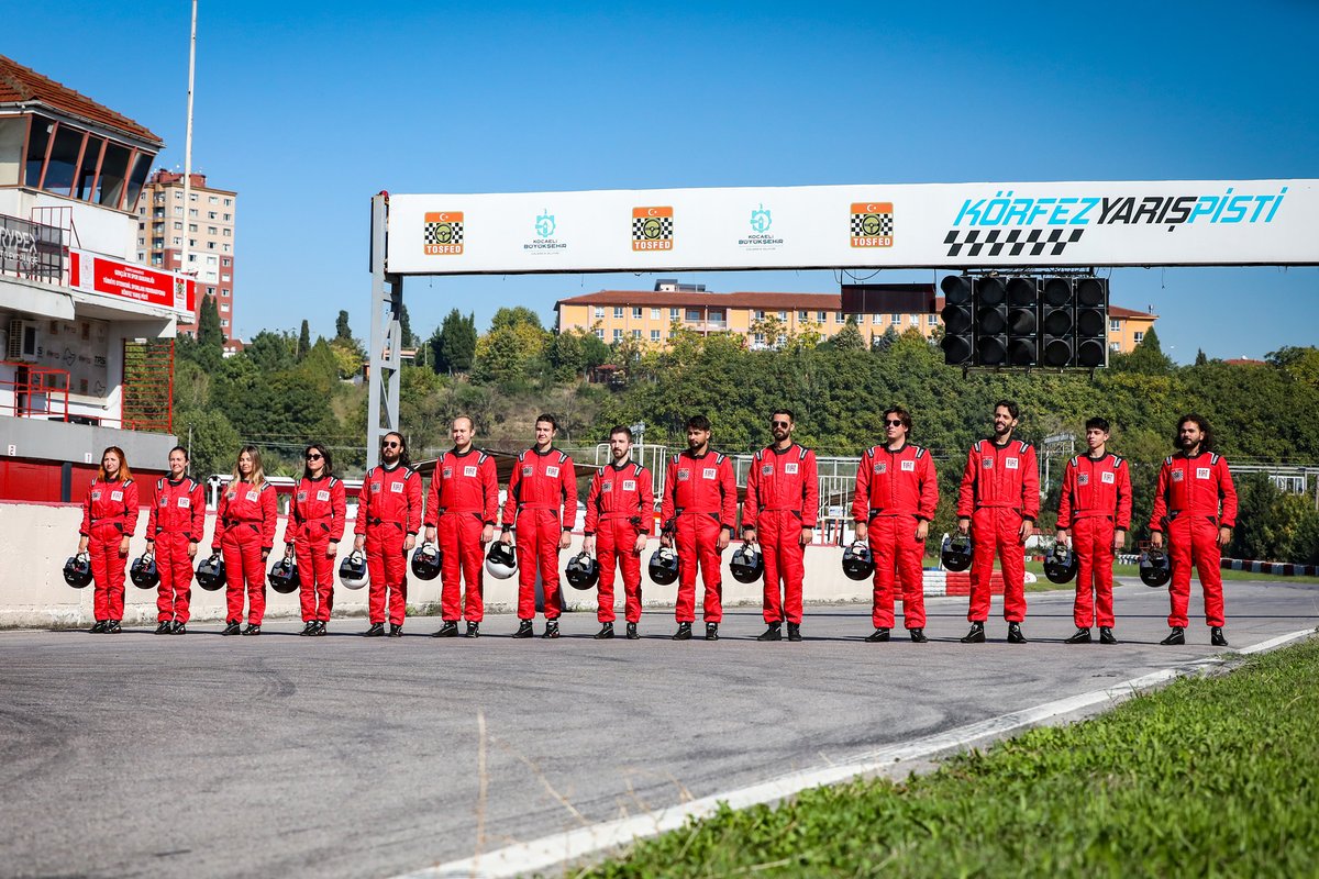 FIAT ana sponsorluğunda gerçekleştirilen ‘TOSFED Yıldızını Arıyor’ projesinin final yarışları sonunda, 2022 yılının kazananları Fatih Selim Göçer ve Eda Odabaşı oldular. 

tosfed.org.tr/2022-tosfed-yi…