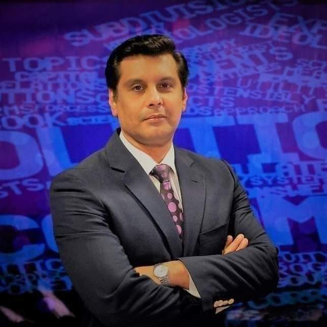 پہلے نوکری چھین لی، پھر اپنے ہی ملک میں رہنے کی آزادی چھین لی، پھر بھی سکون نہیں ملا تو زندگی چھین لی.. 💔
اور اب لاش پر کھیل رہیں ہیں۔۔

#وہ_کون_تھا