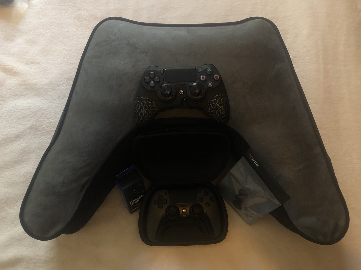 ML_UnReaL's tweet photo. ENFIN PRÊT POUR LE GRIND MWII &amp; WZ2, MERCI À @ScufFrance &amp; @JulienBRK 😈

Hâte de faire chauffer les palettes de la nouvelle SCUF PS5 REFLEX 😍

Vous pouvez les retrouvez ici : https://t.co/MUIyDjyvfo 🔥 https://t.co/bowtIqKTWw