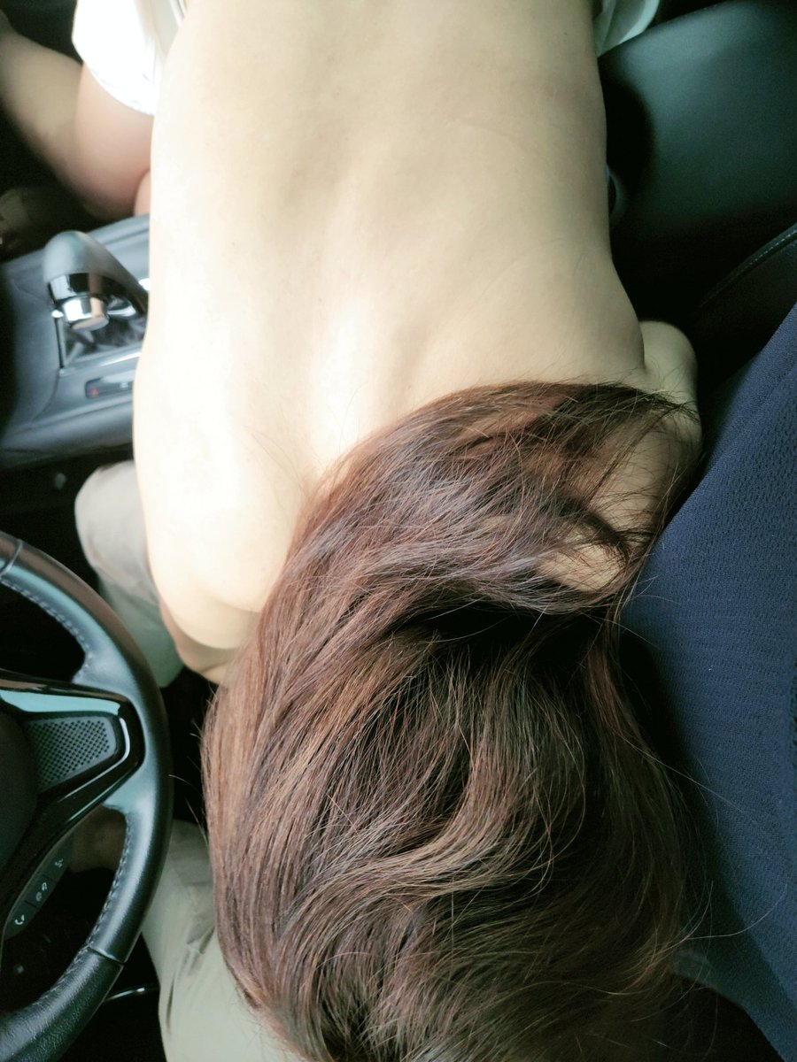 시속 80키로 운전중