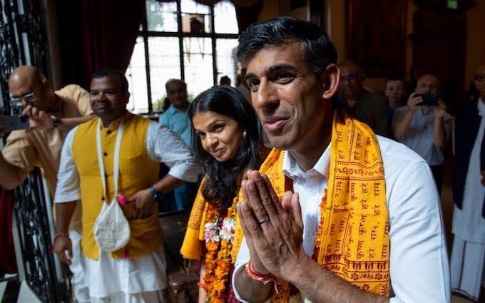 India applauds new U.K. leader Rishi Sunak, 1st of British Indian descent :  NPR