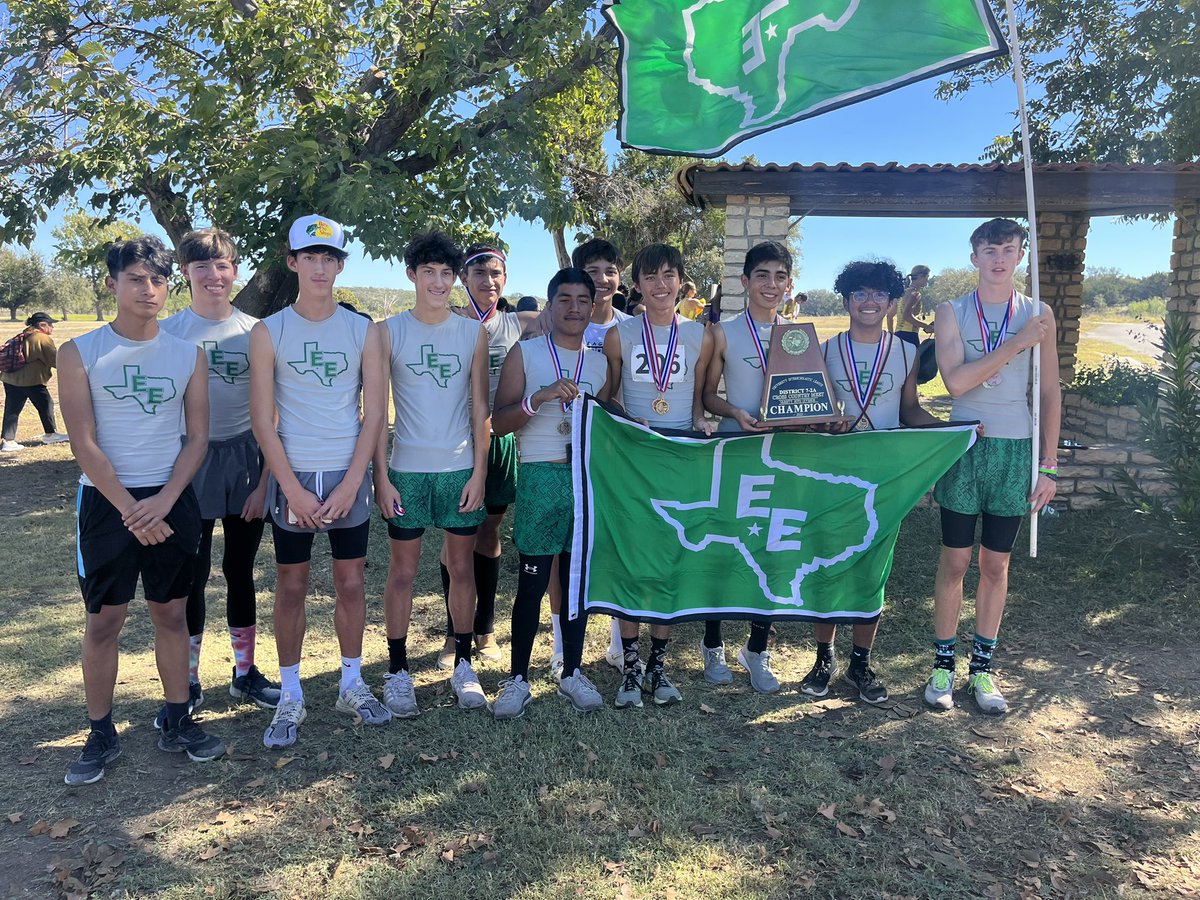 KelseyFillmon's tweet photo. It’s race day! Go get ‘em Jessica and the boys! #EldoXC #FAM #FAMILY #RememberYourWhy https://t.co/JmwWmowjTS