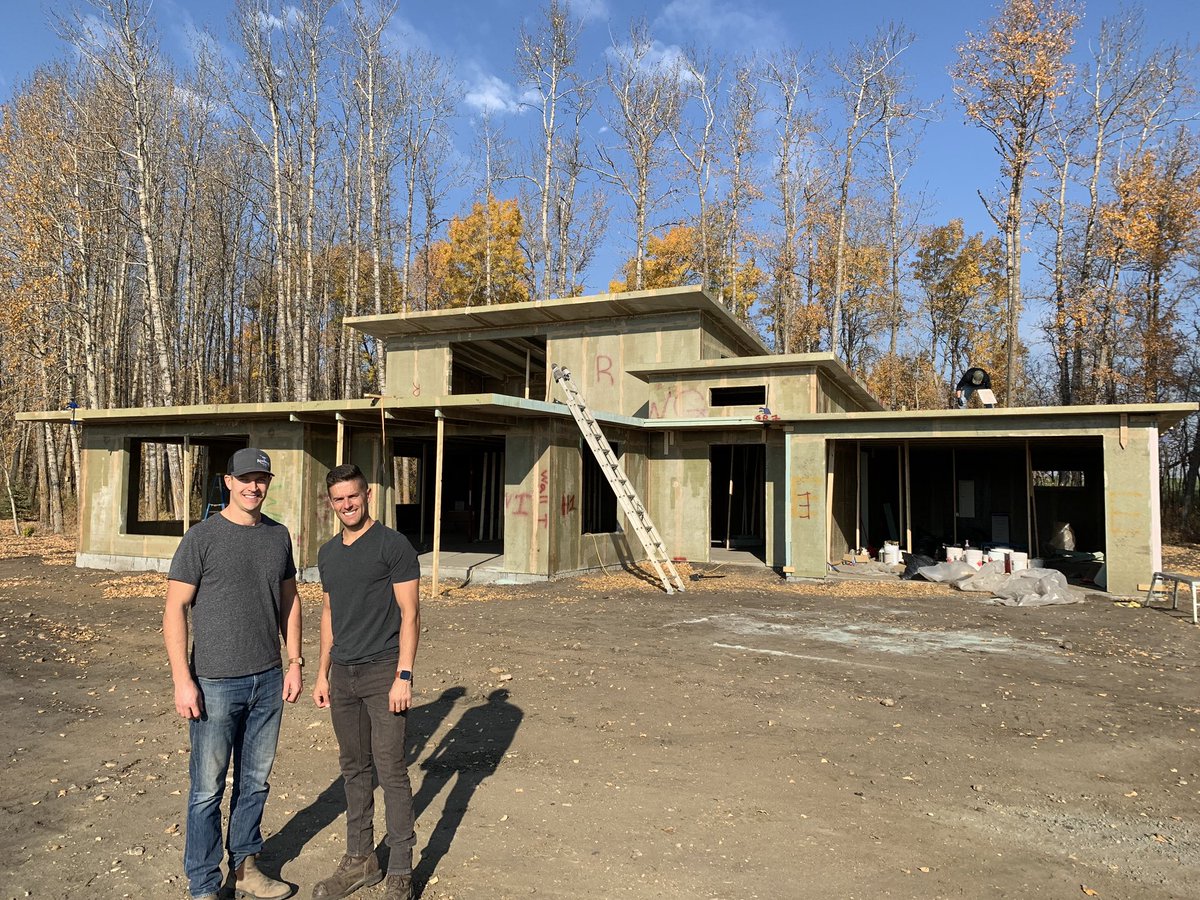 EdmAMCBC's tweet photo. There’s a unique house being built about 55km south of #YEG in #Millet. Coming up at 7:35, #EdmontonAM tech and producer @CBCHutchinson tells us about how it is constructed out of recycled plastic water bottles. https://t.co/Jz1u0fBT33