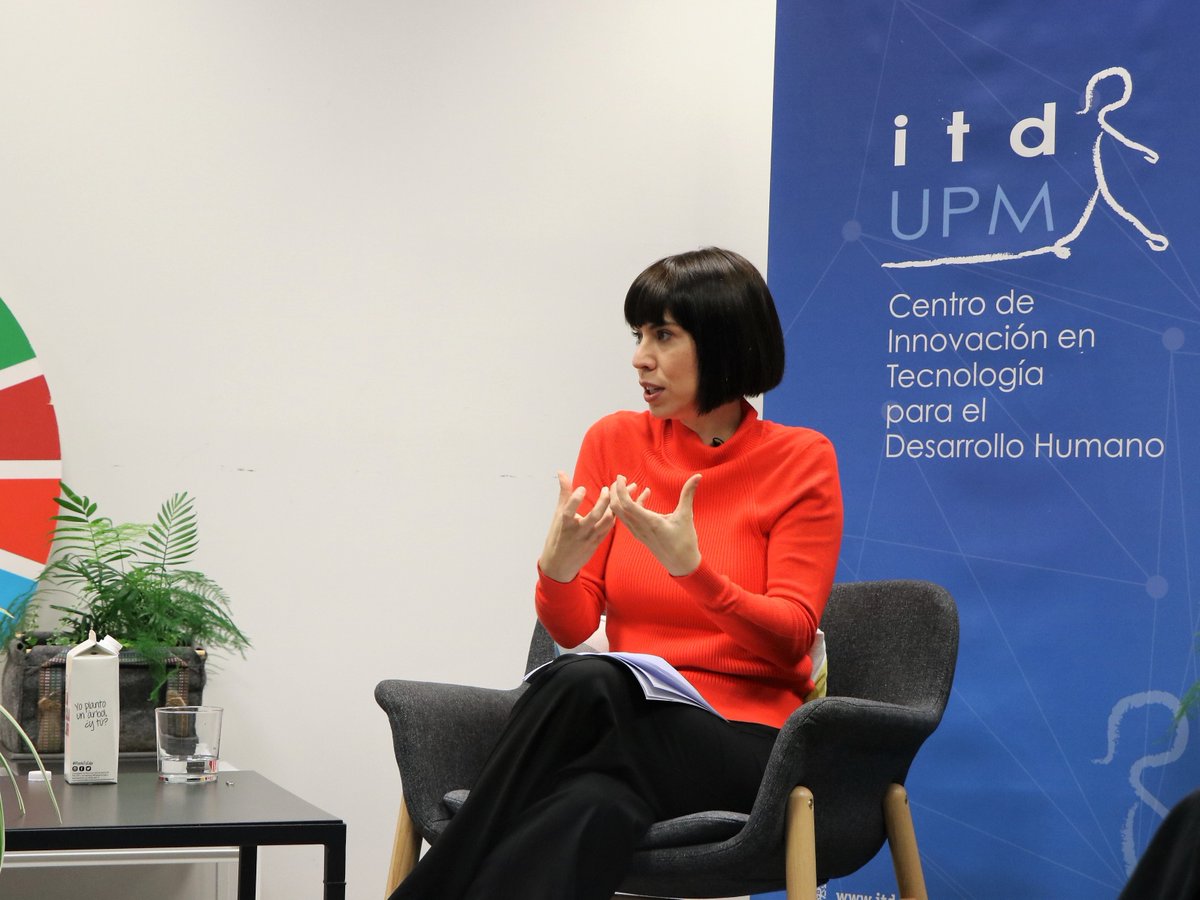 DianaMorantR's tweet photo. Durante el acto organizado por @itdupm con motivo del #DíaContraElCambioClimático, hemos conversado sobre el esfuerzo inversor del Gobierno de España en las capacidades científicas y tecnológicas de nuestro país para desarrollar soluciones sostenibles. https://t.co/pXgcH1zW94