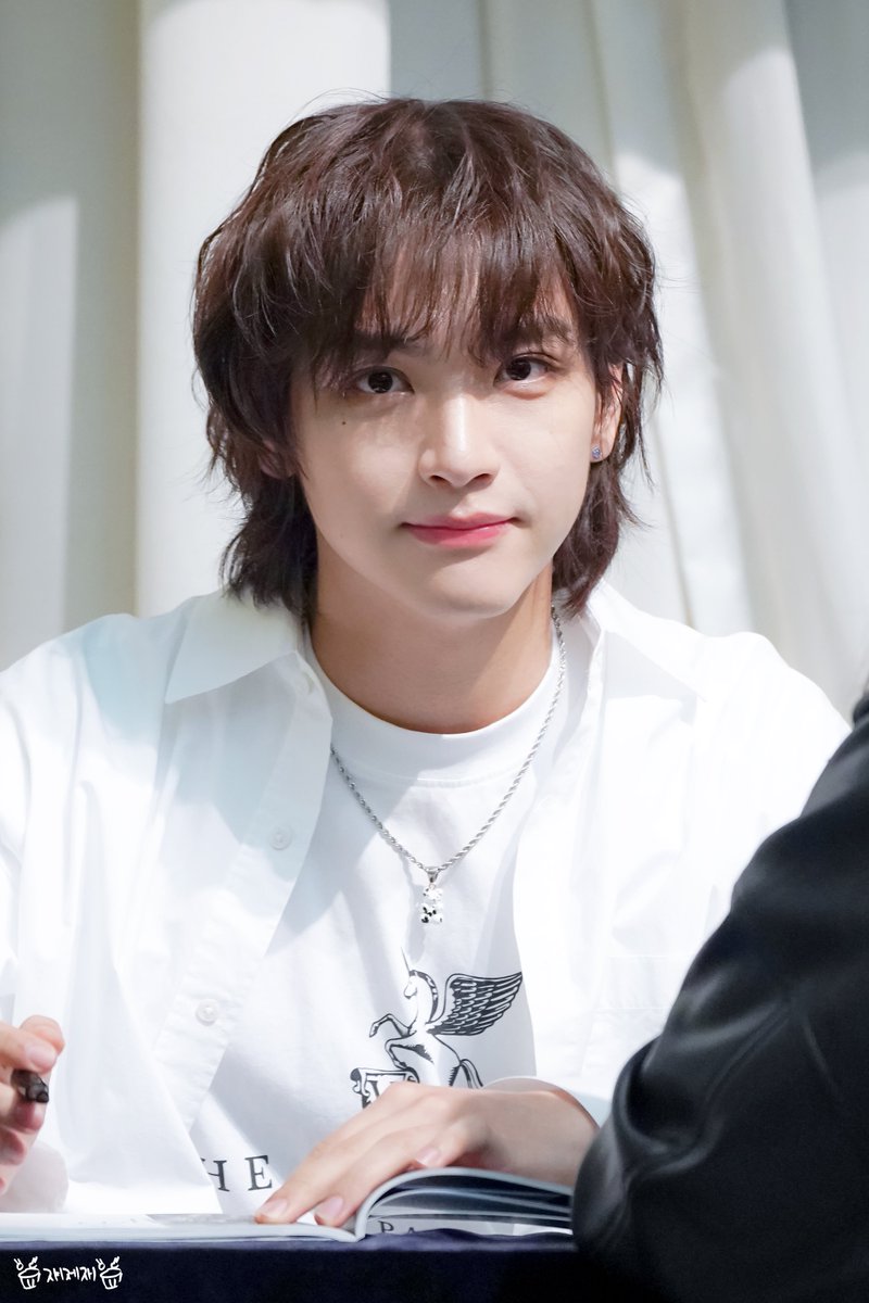 kjhyej's tweet photo. 221023 애플뮤직 목동

나쁜놈 🥰

#김재현 #kimjaehyun #キムジェヒョン #NFlying #엔플라잉 https://t.co/0DFV5m4Eqf
