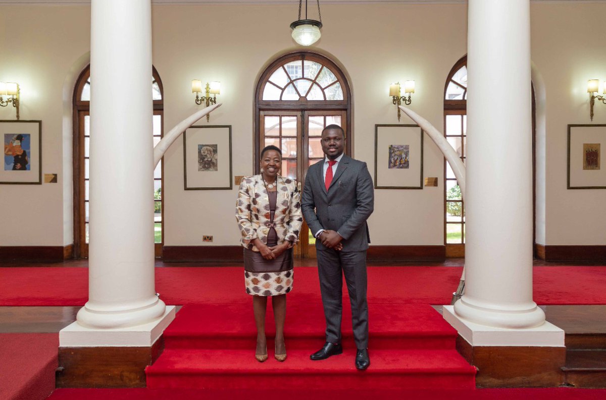 Earlier today, the First Lady of Kenya and her team held a consultative meeting with Dr @funsosomorin, the Regional Principal Officer in charge of @AfDB_Group work on climate change and green growth in East Africa.