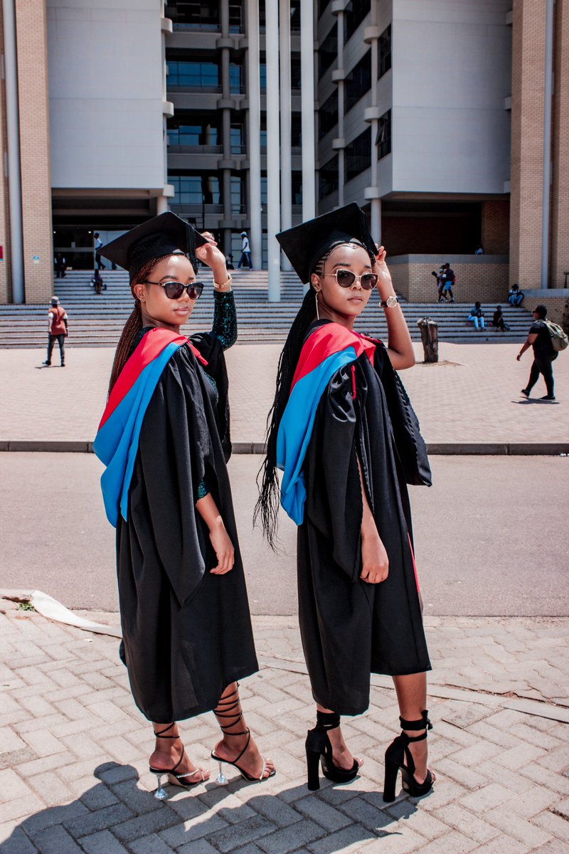 LesediPearl's tweet photo. 🎓🎓 https://t.co/1pn2rwtYzc
