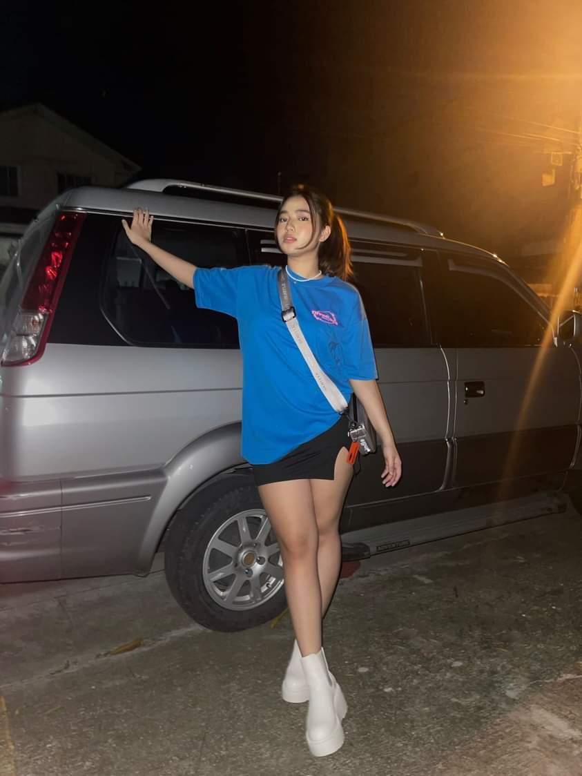 perhoodph's tweet photo. Confident and blue-tiful. 💙

@ra_rubiano wearing our "Thyselves" blue tee

Available on Lazada and Shopee.

#Thyselves https://t.co/KMWhjDr4ke
