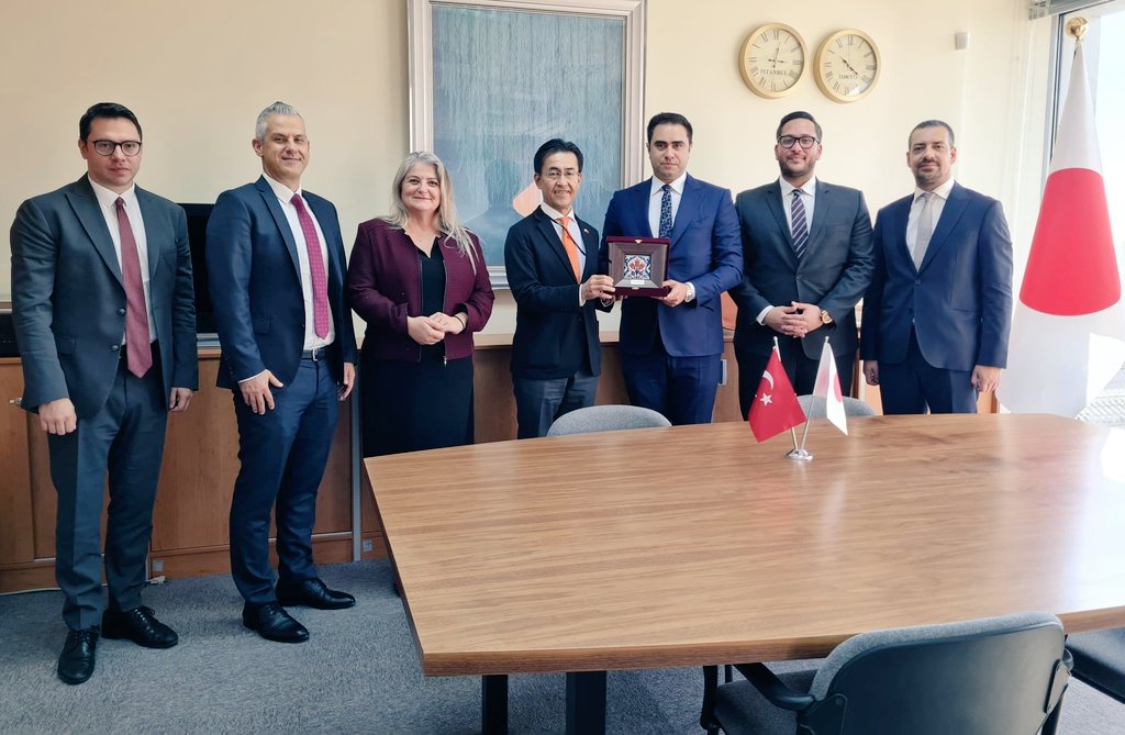 Türkiye-Japonya İş Konseyimiz, @OgulcanSagun başkanlığında, Japonya'nın İstanbul Başkonsolosu Kenichi Kasahara'yı ziyaret etti. Ziyarette, İş Konseyi'nin faaliyetleri, ikili ticari ilişkiler ve iş birliği fırsatları ele alındı. 🇹🇷🇯🇵 #İşimizTicariDiplomasi
