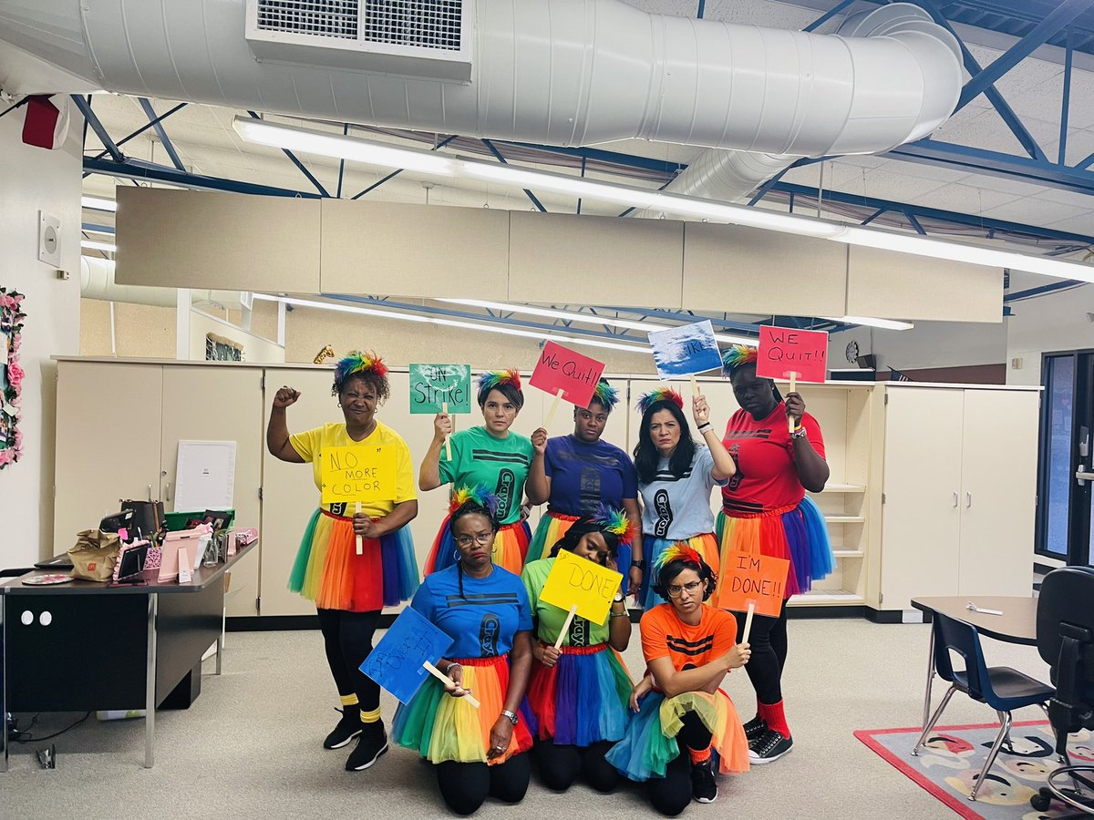 On this day October 24th is the day the crayons officially quit!! #RedRibbonWeek <a href="/KennedyCougs/">Kennedy Elementary</a> <a href="/AliefISD/">Alief ISD</a> #excellentonpurpose #safaritosuccess