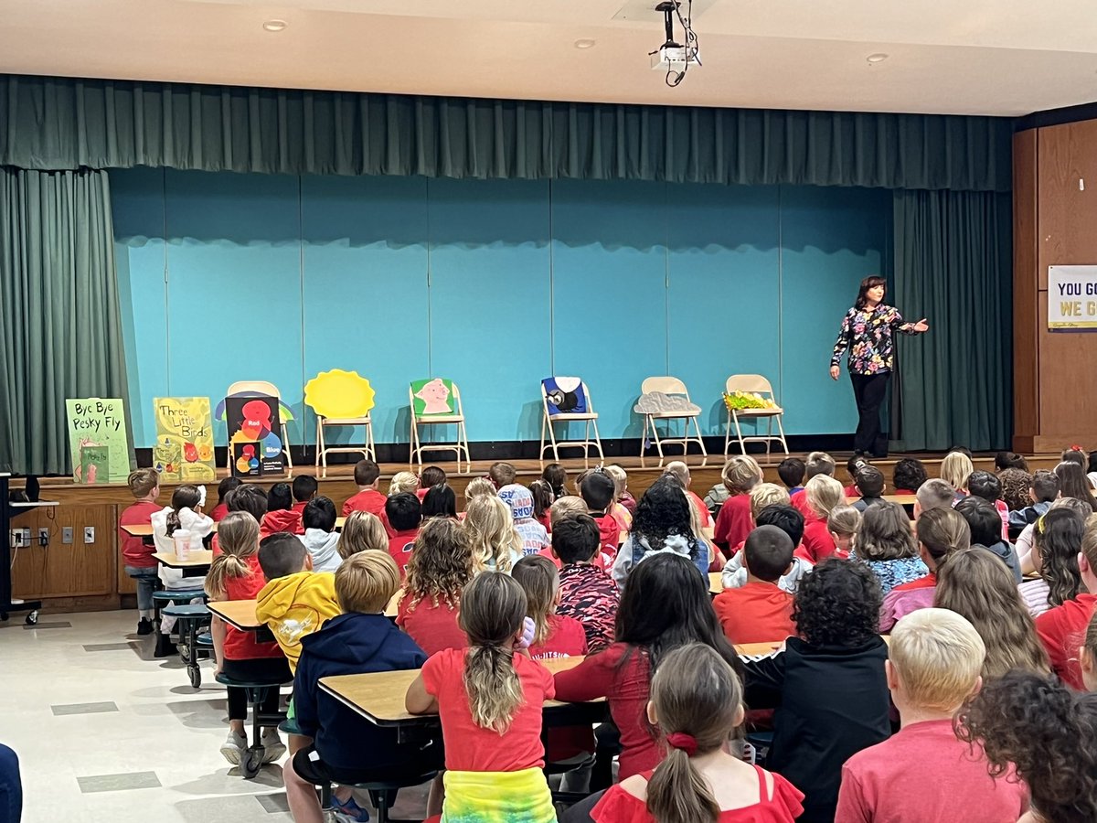 LincolnAveElem's tweet photo. Kicking off Red Ribbon Week with author Lysa Mullady. https://t.co/APLrT0sMu6