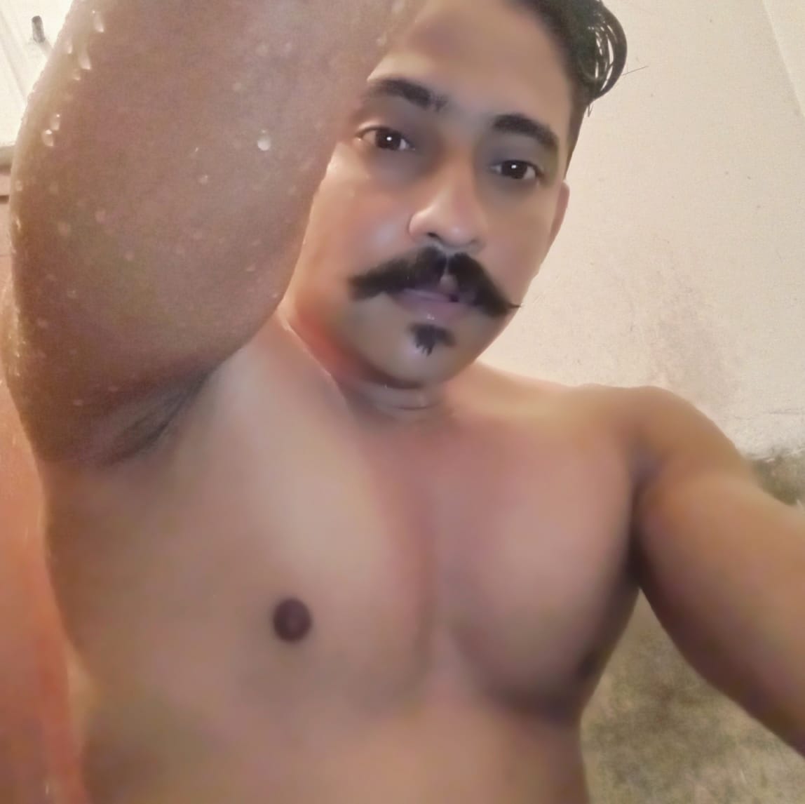 Desi Top tweet media