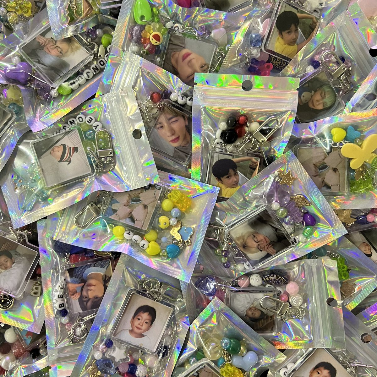 sellestials's tweet photo. planned something last minute for #ACTLOVESICKinMANILA 🥰

✋🏼 who’s coming? open for both team labas and concert! 🫶🏼 posting deets for these freebies soon! https://t.co/o2wrfay3Lb