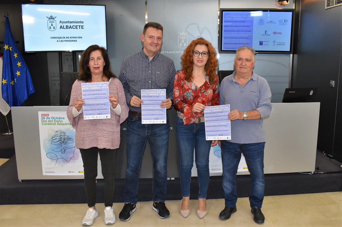 AytoAlbacete's tweet photo. 📣Día del Daño Cerebral Sobrevenido🧠 

👉@vitoria_juani ha presentado, junto a #Adece, las actividades programadas en #Albacete
 
💬👉La concejala destaca el compromiso del Ayto por hacer de Albacete “la ciudad de la #accesibilidaduniversal” https://t.co/40Wx5ghemi