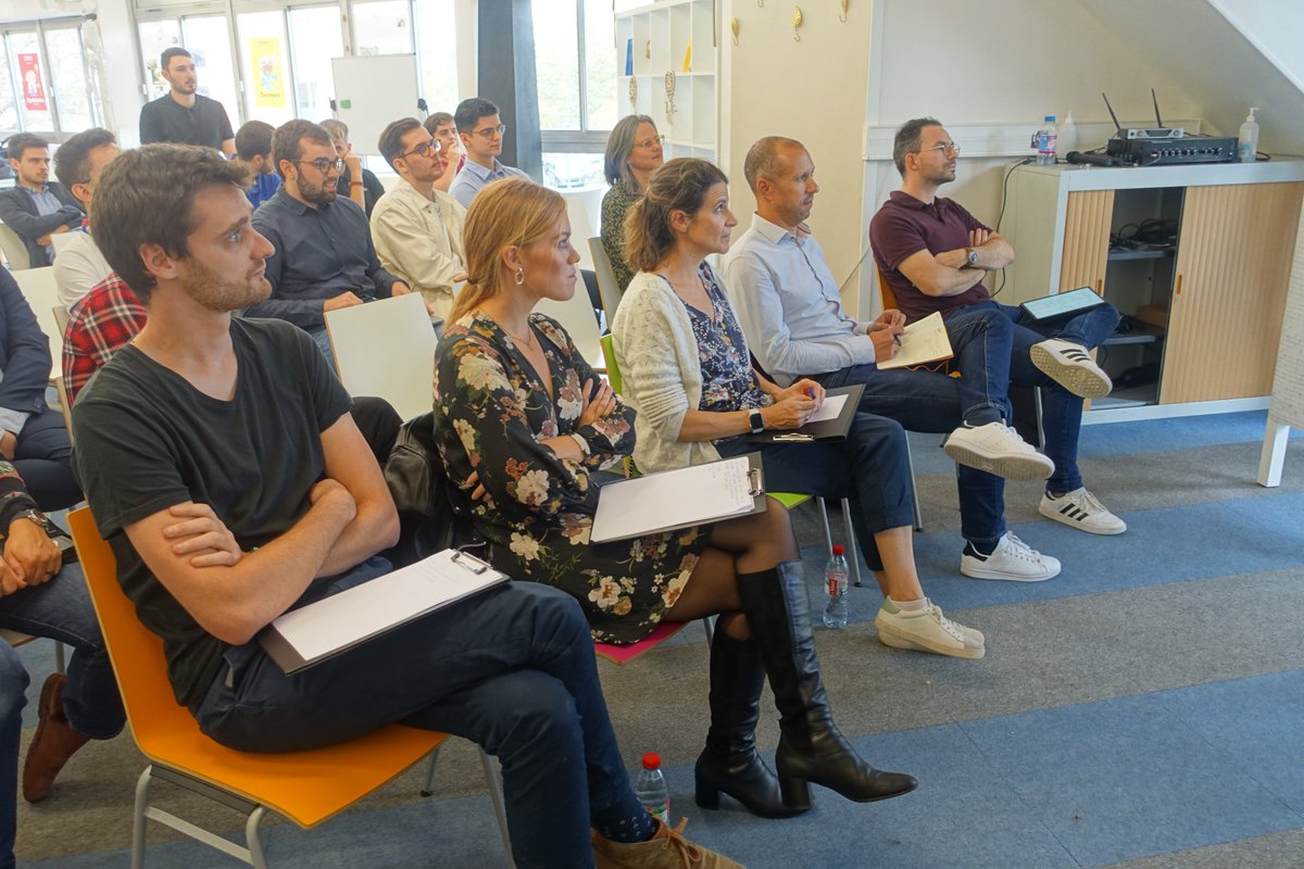 dimitry18's tweet image. Vendredi c'était notre #WarmUpDay, la présentation des projets de fin d'études des 3/5e année. Bravo à  à @Oakr_app élu meilleur projet EIP 5e année et à Yana coup de 💙 du jury. Félicitation à tous les groupes et merci au jury @Team6TM, @Le_Poool, @capgeminifrance et @yaakadev🙏