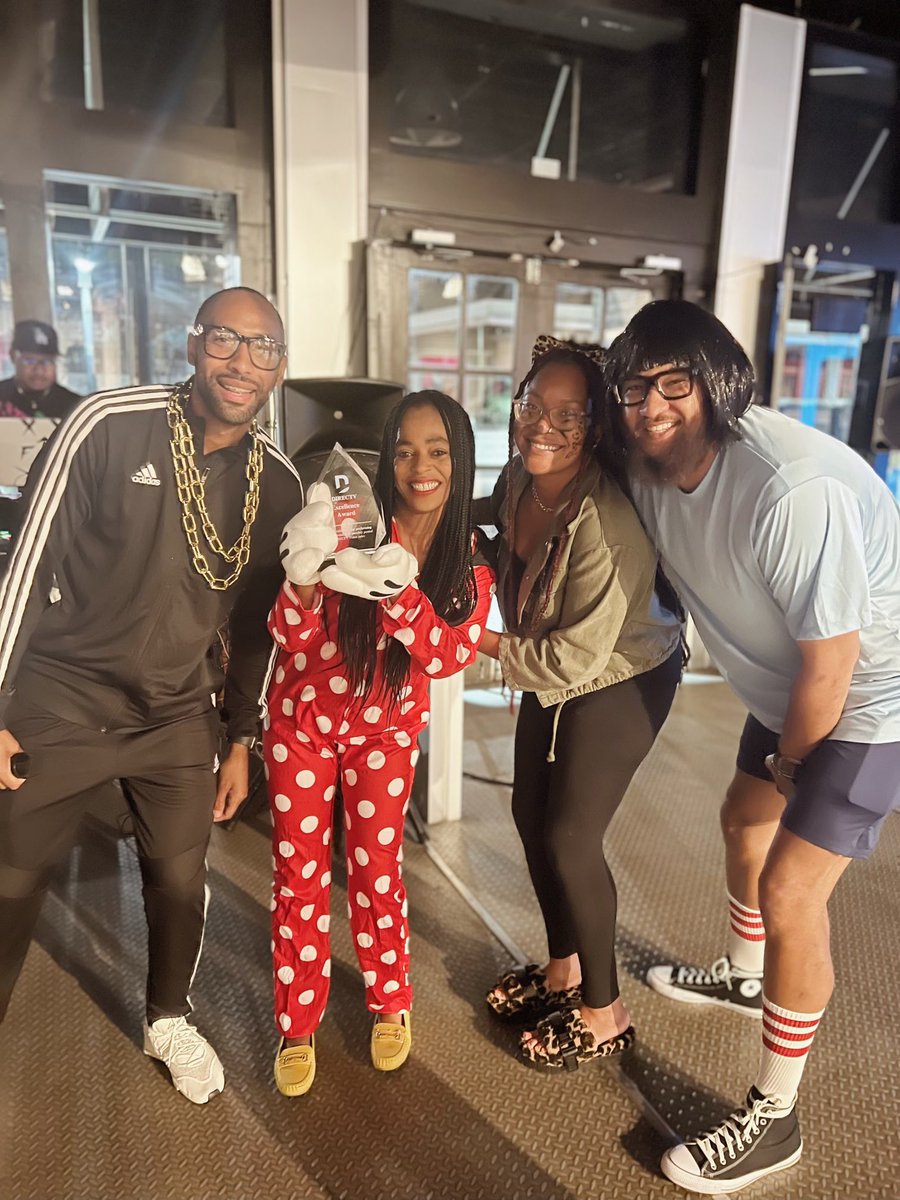 Coachk1119's tweet photo. Legendz Halloween bash was a hit! Even had some special guests @MilagrosMontout ! Bringing that 4th Quarter energy!! @SoutheastStates @PreciousMarvina https://t.co/nehNxesZRb