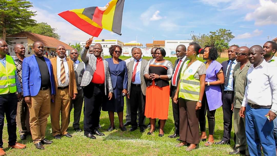 MathiasMpuuga's tweet photo. Ani atamanyi mu "Liiku" e Masaka? This phenomenal sports facility in the heart of Masaka City has nurtured quite a number of sports talents in this great land. It's time to give it a facelift. We flagged off this noble work valued at over Shs 17bn. https://t.co/0v0T3ZKawl