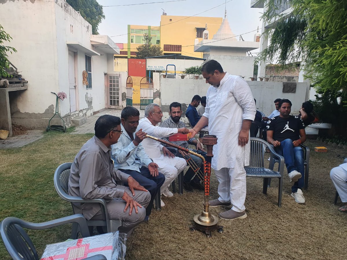 Pramodsehwaginc's tweet photo. आप और आपके परिवार को दीपावली की हार्दिक शुभकामनाएं 
बहुत दिनों बाद अपने जींद ऑफिस पर युवा साथियों से मिलकर #BharatJodoYatra  के सुखद अनुभव सांझा किए ।
@RahulGandhi 
@DeependerSHooda https://t.co/ni75mdezk5