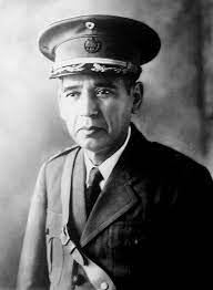 ccdinarte2010's tweet photo. HILO. 01. La vida y gobierno dictatorial del general de brigada o Brigadier Maximiliano Hernández Martínez están rodeados de muchas leyendas y mitos, que la población salvadoreña ha repetido durante décadas, casi sin dudas ni críticas. @EfemeridesSV https://t.co/RXBNEE7OuG