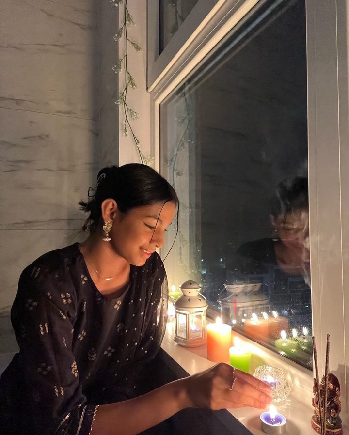info_blackswan's tweet photo. PIC 📸 | #SRIYA 🐼 VIA INSTAGRAN 

LEG: Feliz Diwali a todos . Que este festival de luzes traga felicidade em nossas vidas... tenham todos um Diwali seguro ... feliz Diwali #diwali #festival https://t.co/p1JHa2HiF0