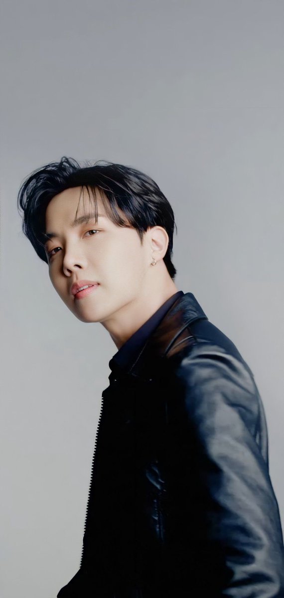 updatecultura's tweet photo. J-Hope, do BTS, foi o artista mais indicado ao MAMA Awards (11). https://t.co/eNxj93tKRF
