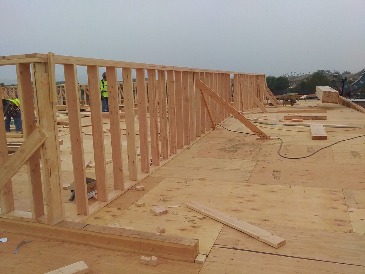 jusdplanning's tweet photo. UPDATE @DelSolAcademy Classroom Addition project: 

Wood framing of the new classroom building continues! https://t.co/6dCnXrNN4X