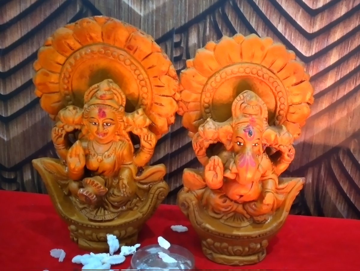 दीपावली की हार्दिक शुभकामनाएं महालक्ष्मी भारतवर्ष वासियों पर लगातार बरसती रहे,
जल्द भारत की GDP. 5 ट्रिलियन डॉलर से अधिक हो
 इसमें आप सभी का भी योगदान हो,मां लक्ष्मी आप सभी पर प्रसन्न हो 
दीपावली की हार्दिक शुभकामनाएं
<a href="/narendramodi/">Narendra Modi</a> <a href="/PMOIndia/">PMO India</a> <a href="/myogiadityanath/">Yogi Adityanath</a> <a href="/minmsme/">Ministry of MSME</a>