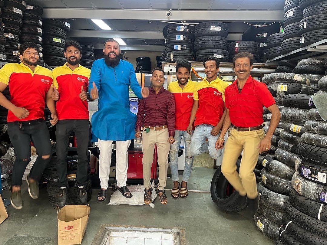kwikfixindia's tweet image. Diwali celebrations… my second home my team , we are a family and together we can and we will!!! Best wishes from Kwik Fix Auto to all of you 🙂🙏🏼

#kwikfixauto #team #mumbai #diwalicelebration #startupjounery #building