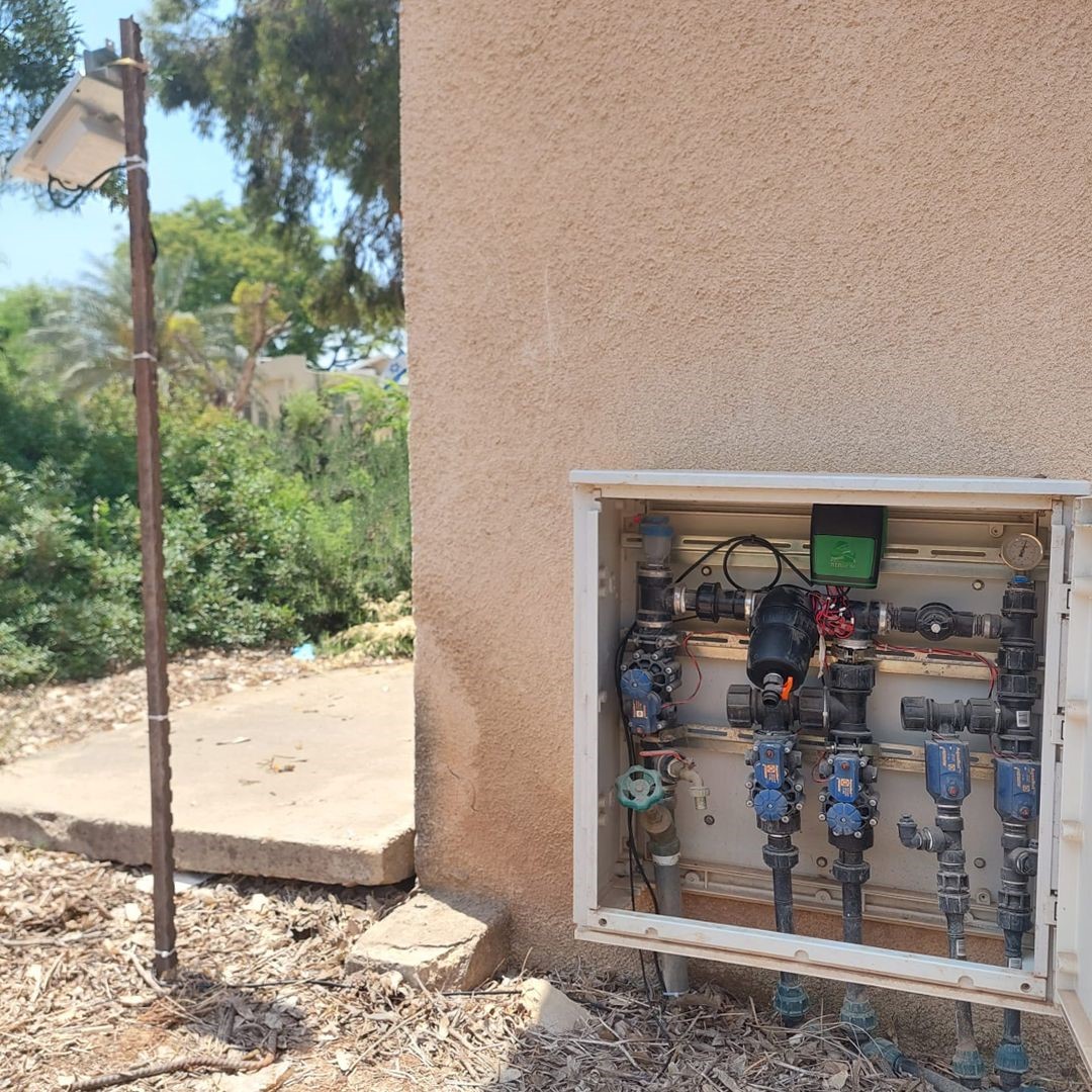 BERMADValves's tweet photo. #Landscape irrigation system in Kibbutz Gat, Israel, equipped with two OMEGA #irrigation controllers and an Omega L, containing additional latch outputs.
Learn how to control and monitor your #IrrigationSystem remotely. #BERMADIZE https://t.co/NUu2OXGJvN https://t.co/DEzLZIREgR