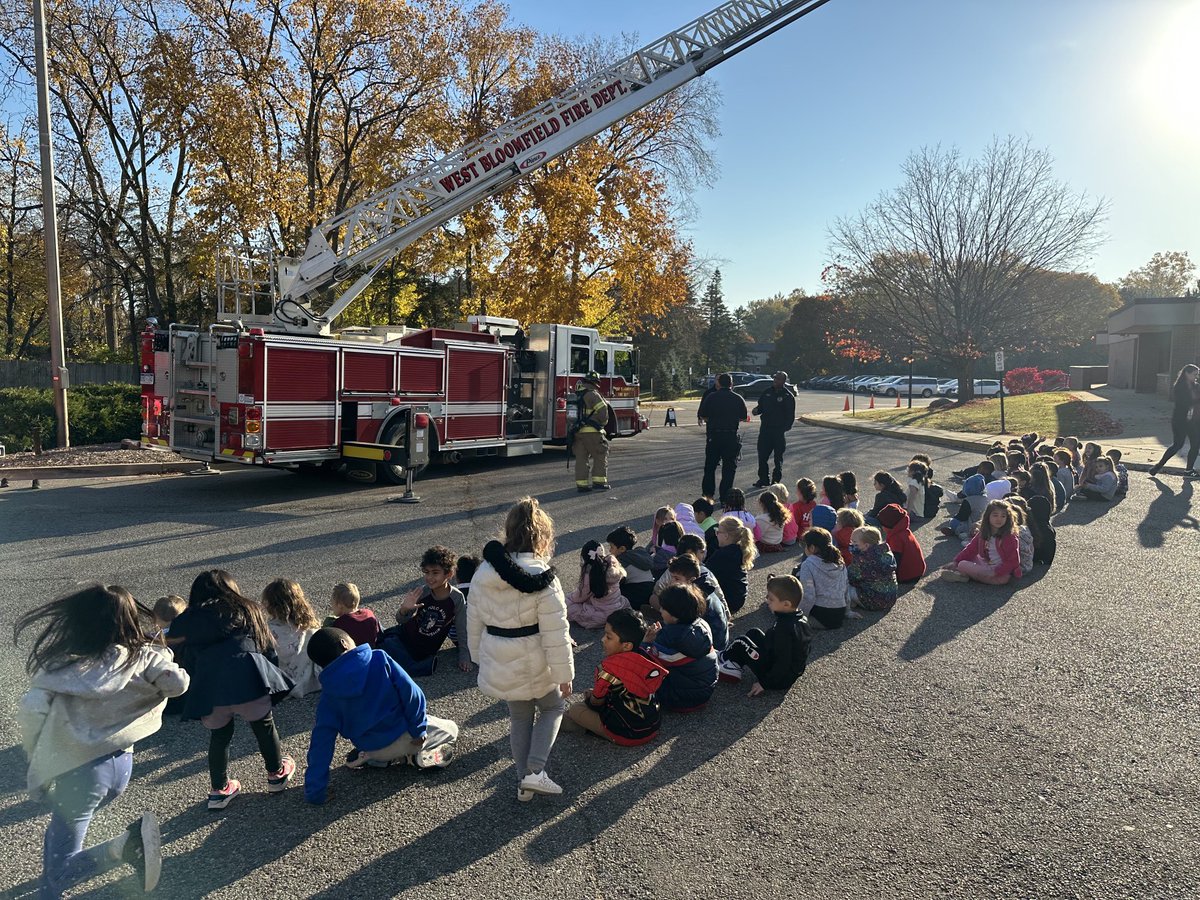 stephwephus's tweet photo. Fire safety month. Thank you WBFD for teaching our kinders about fire safety. ⁦⁦@SpitzleyDoherty⁩ ⁦@wbloomfieldschl⁩ ⁦@Long_WBStronger⁩ ⁦@daniahbazzi⁩ https://t.co/ZI6x3bRtKC